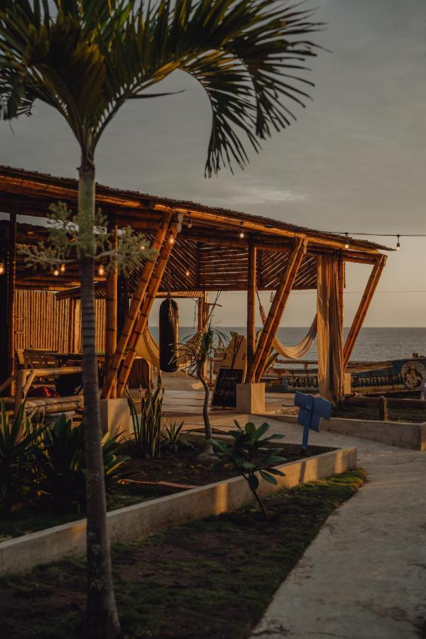 Hotel Free Spirit Ecuador, Puerto Engabao Extérieur photo